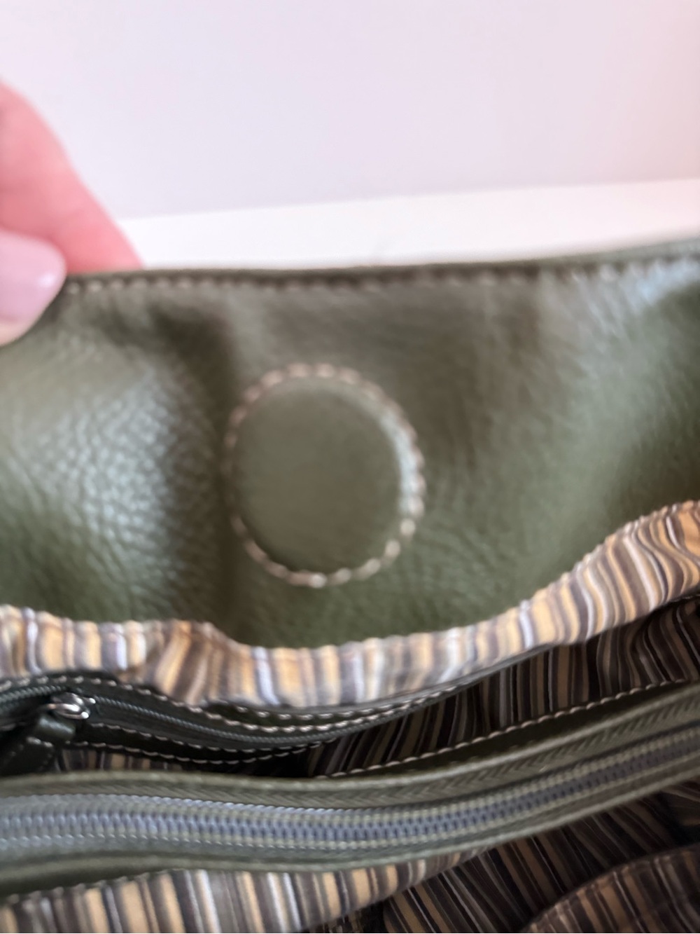 Clarks Olive Green Genuine Leather Shoulder Bag Tote Purse Silver Hardware - Picture 6 of 8